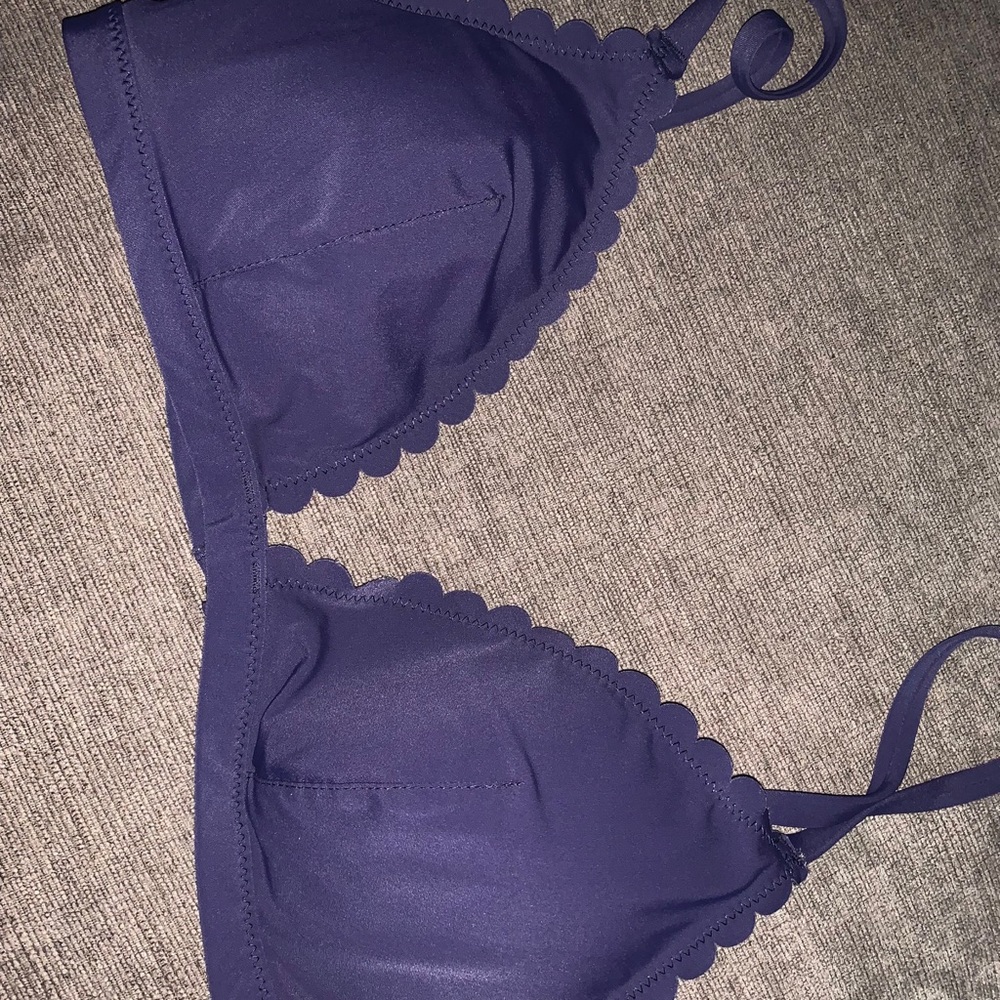 H&M bikini top. Size 34c